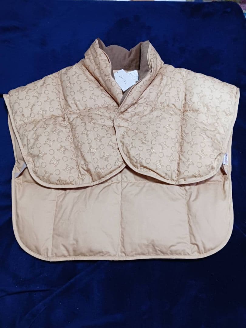 セリーヌ　羽毛肩掛け