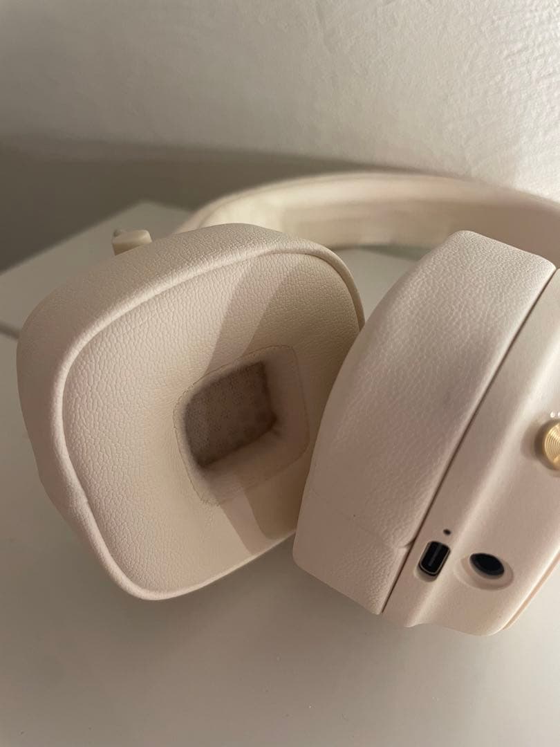 Marshall Major V ワイヤレスヘッドホン クリーム