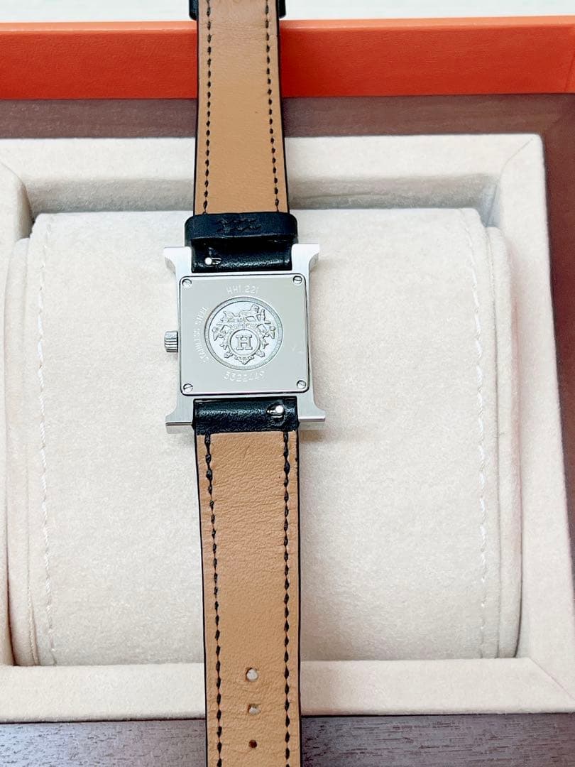 ◉ゆっちゃん　極美品【HERMES】エルメス Hウォッチ HH1.221