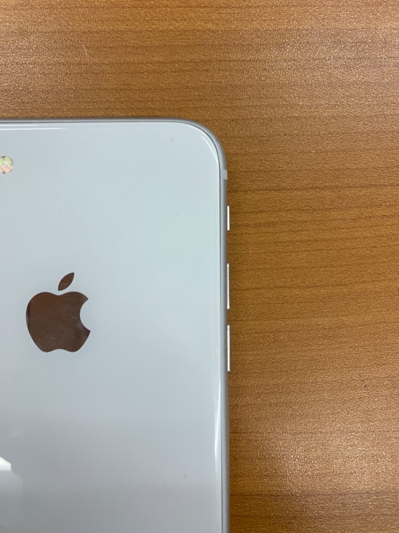 ゆ*ん様 動作確認済 iPhone 8 64GB ID M2120