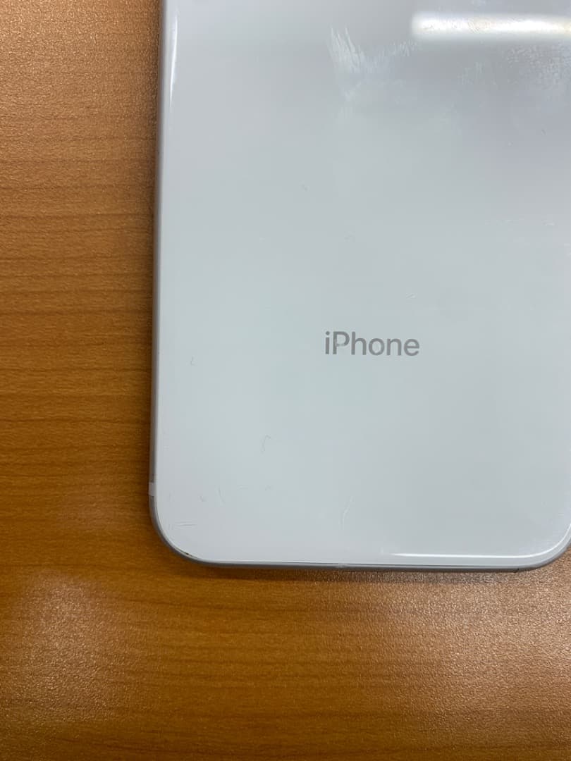 ゆ*ん様 動作確認済 iPhone 8 64GB ID M2120