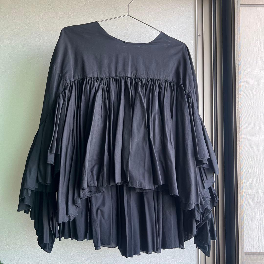 AAYUSHI フリルスリーブブラウス