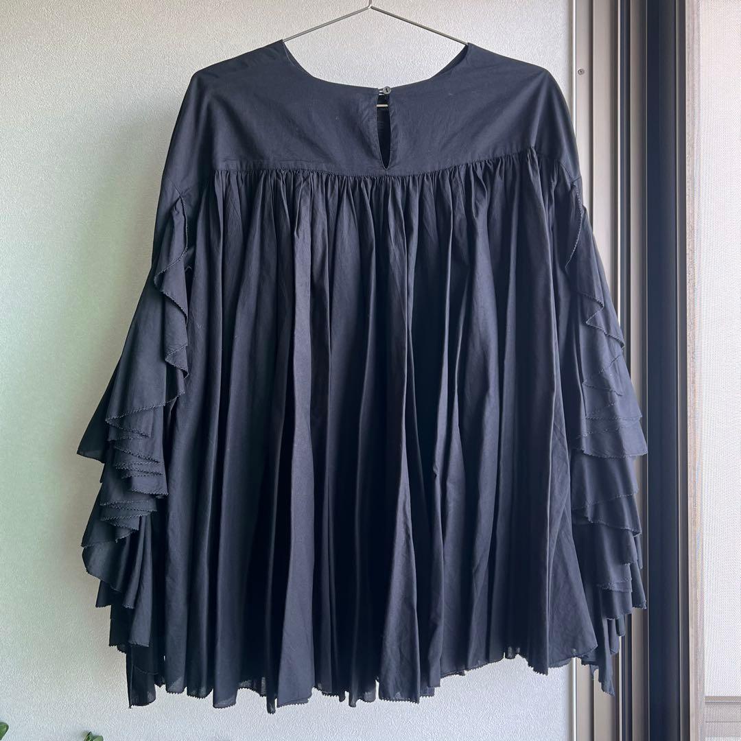 AAYUSHI フリルスリーブブラウス