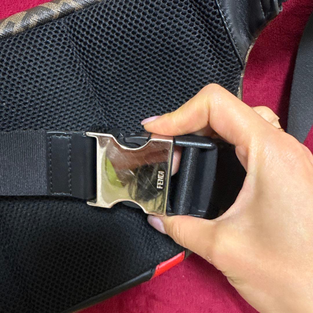 FENDI ボディバッグ ロゴパターン