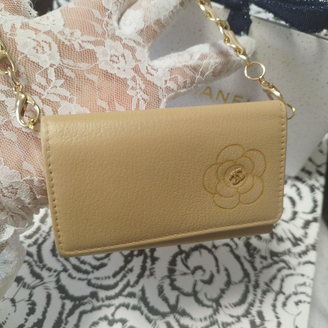 シャネルカメリア　キーケース　カード　斜め掛け