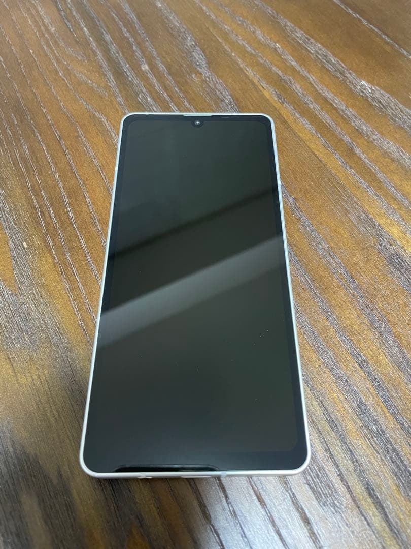 美品‼️SHARP AQUOSsense6 シルバー