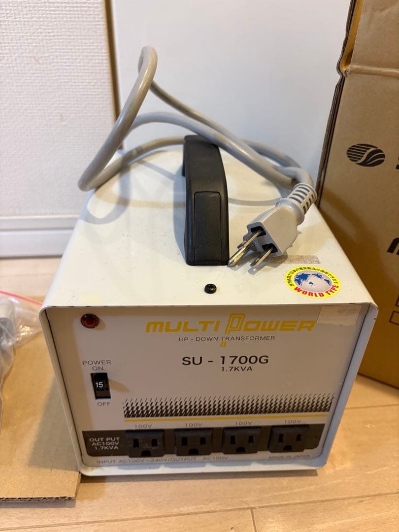 ★値下 海外用 日本製 スワロー電機の変圧器SU-1700G