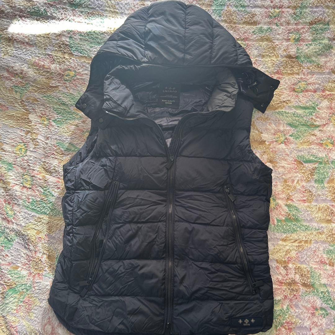 TATRAS フード付きダウンベスト ネイビー