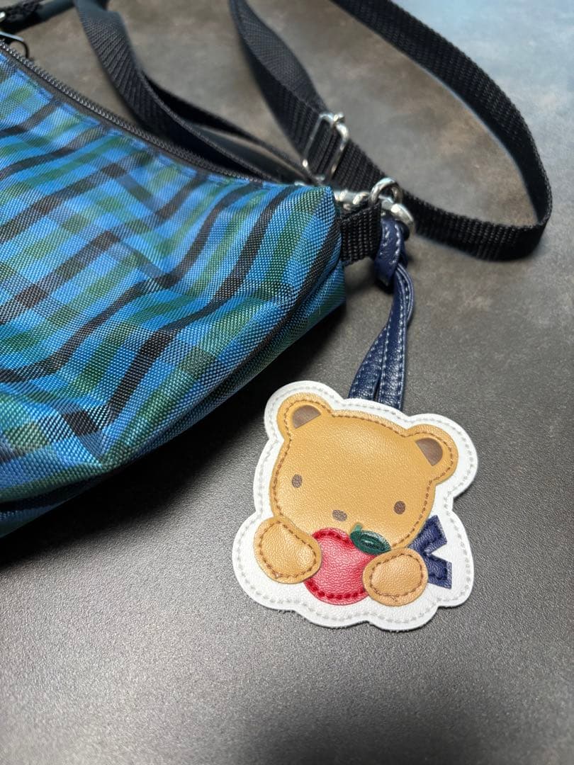 ファミリア familiar 舟形ポシェット XB