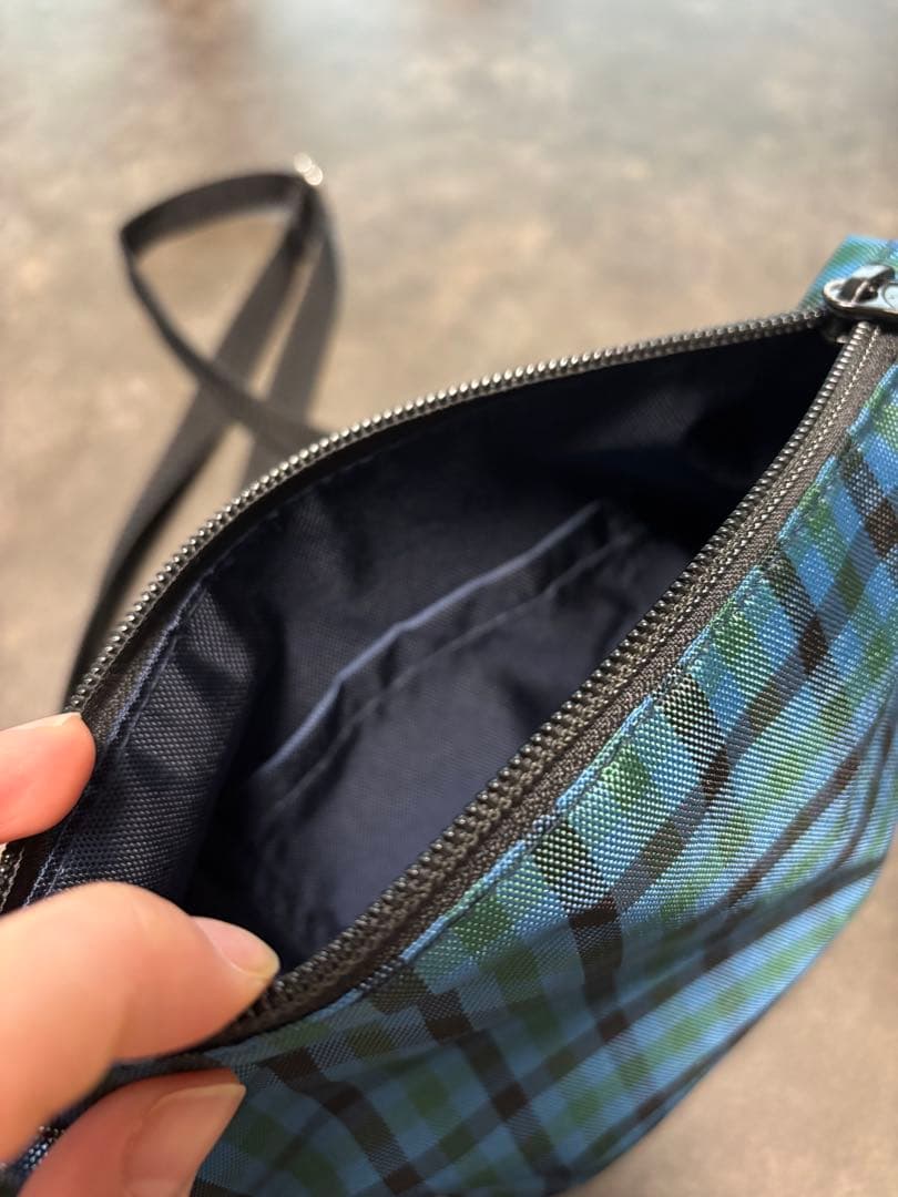 ファミリア familiar 舟形ポシェット XB