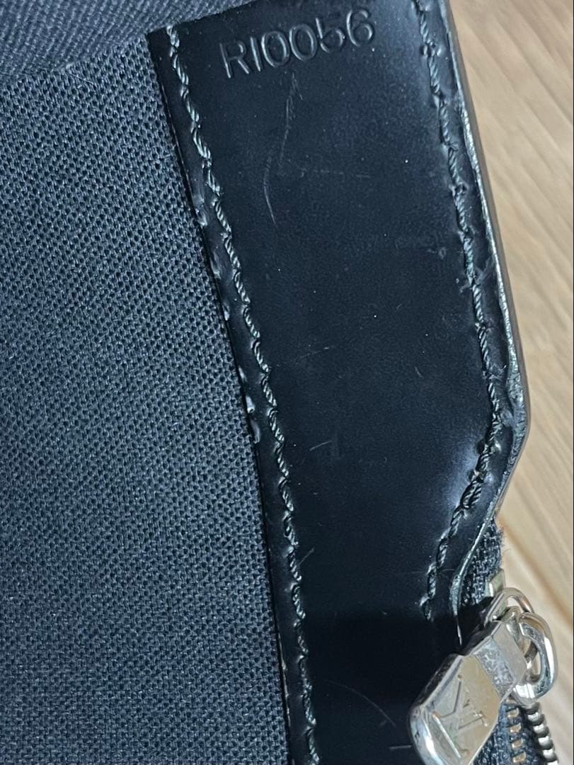 A*M様 【正規品】LOUIS VUITTON エピロブスト 1ビジネスバック【