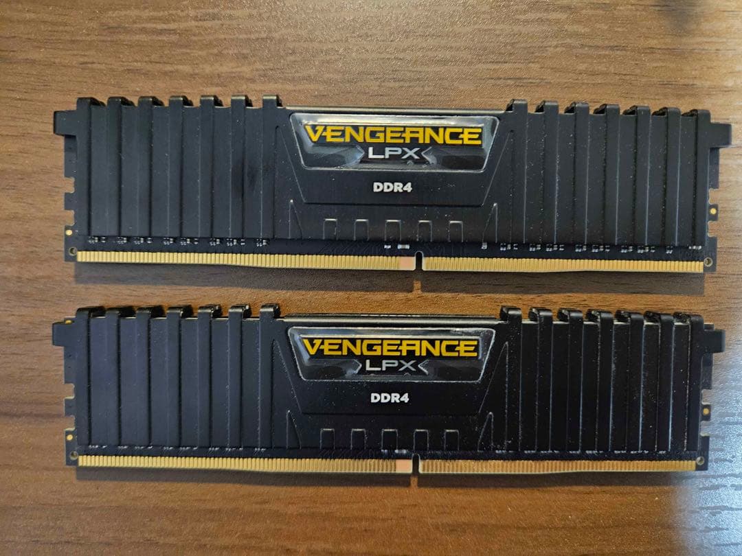 CORSAIR メモリ 16GB DDR4-2666MHz [8GB×2枚]
