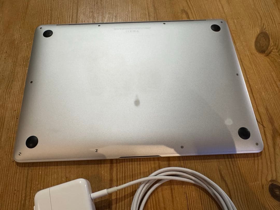 Apple MacBook Air (M1, 2020) 本体 US