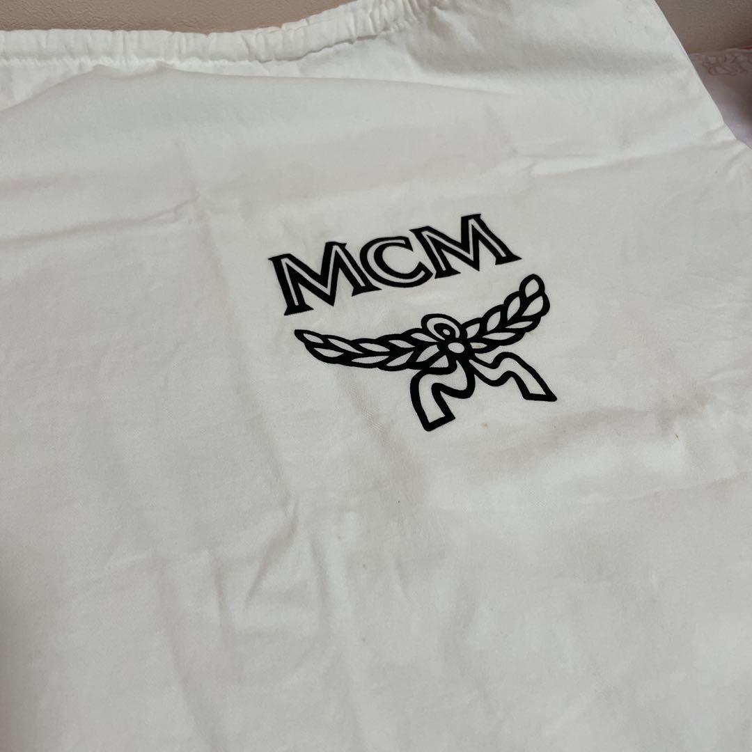 美品♡MCM スタッズ リュック 黒 mini