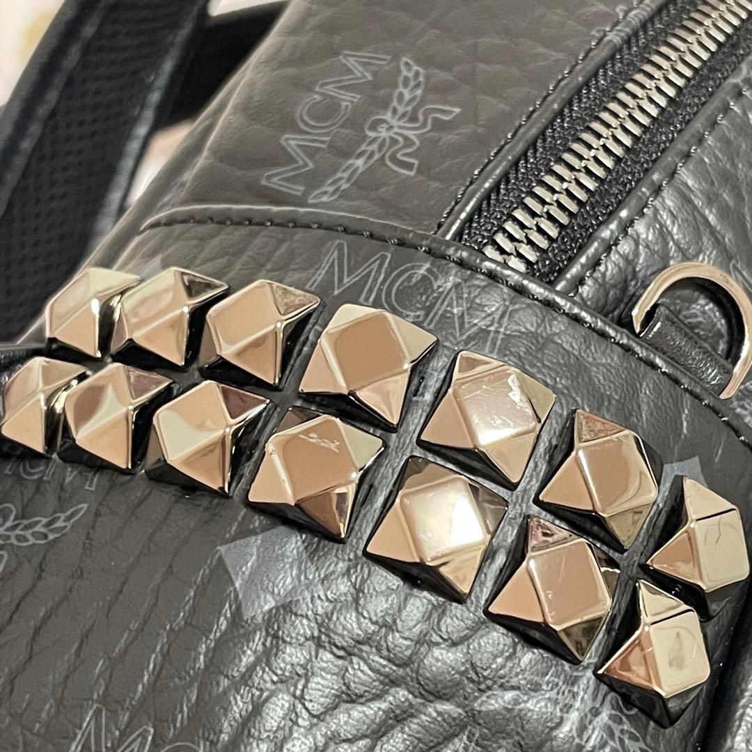 美品♡MCM スタッズ リュック 黒 mini