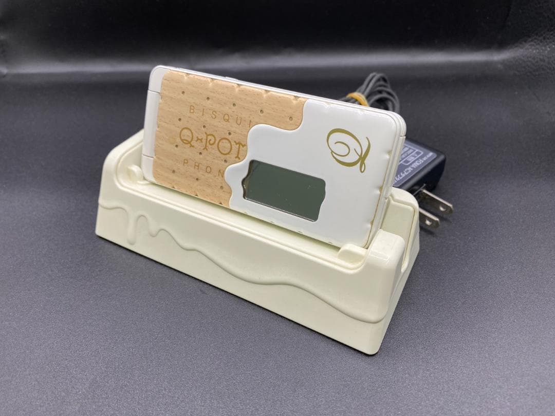 雨の日割り！docomo Q-POT SH04C ビスケット ガラケー