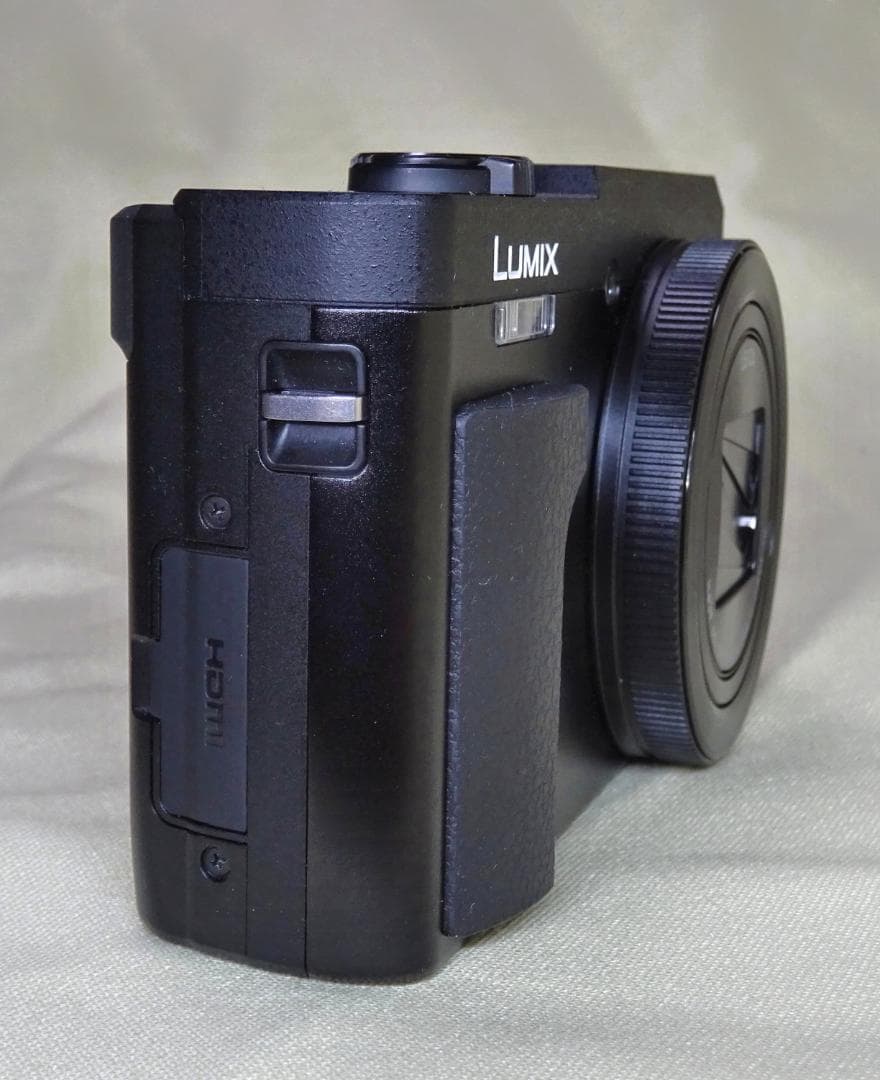 美品　Panasonic LUMIX DC-TZ90 コンパクトデジタルカメラ