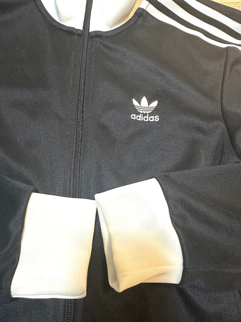 美品　adidas トラックジャケット ユニセックス