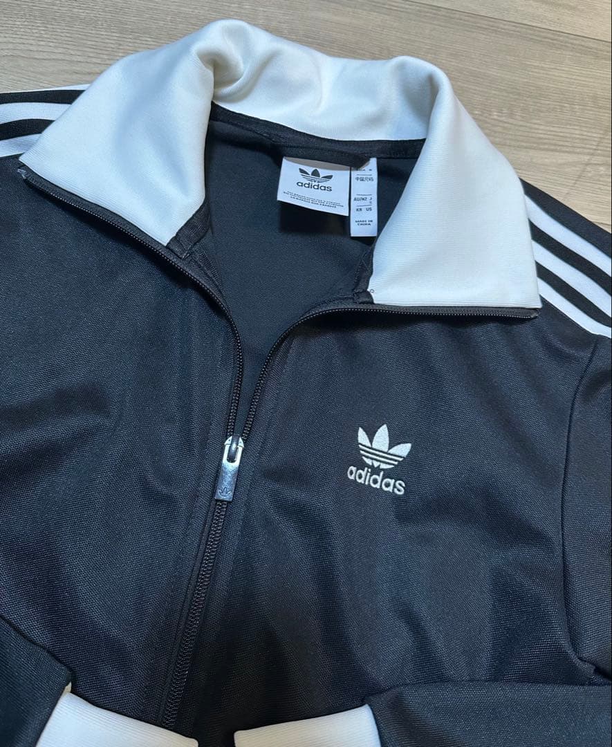 美品　adidas トラックジャケット ユニセックス