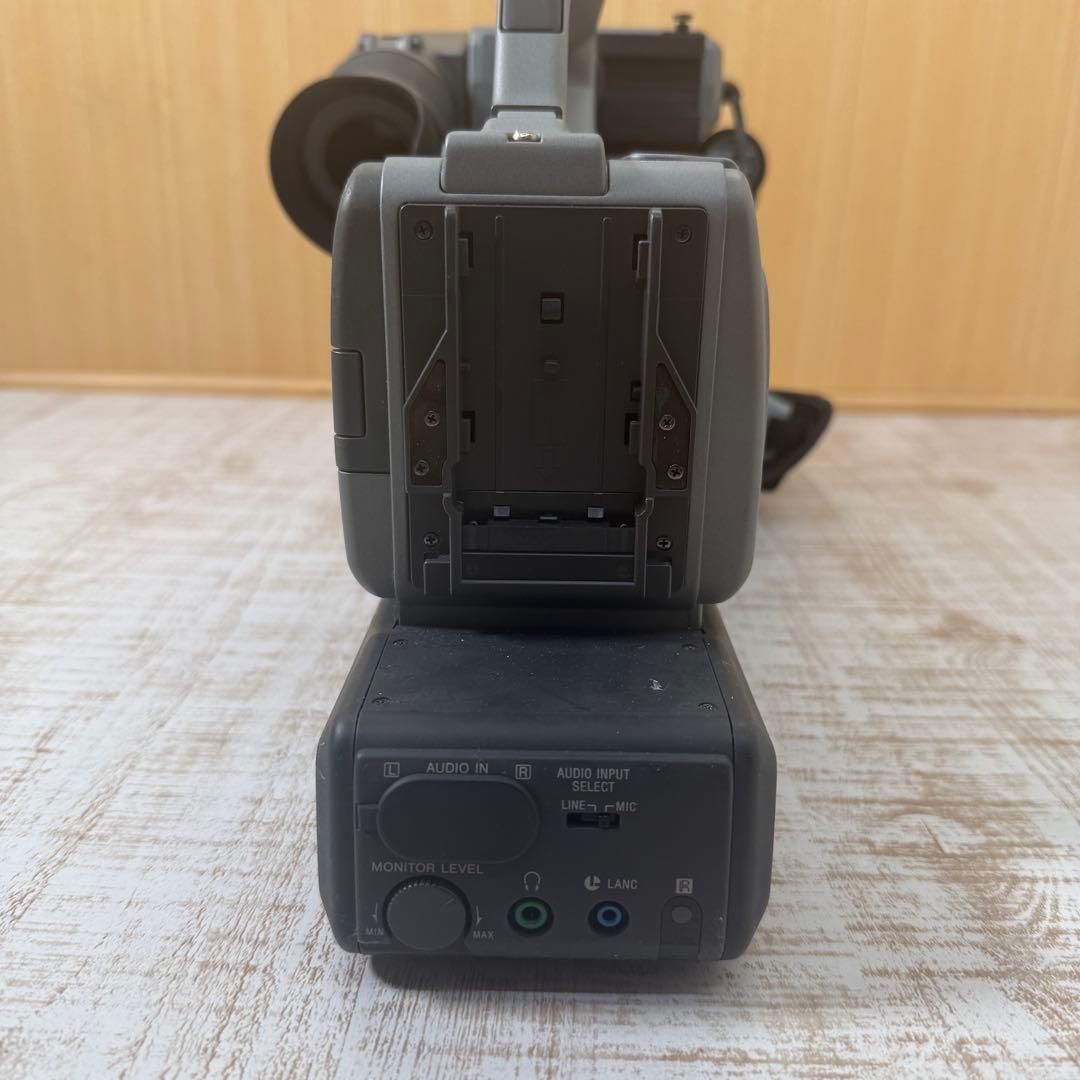 動作未確認　SONY 3CCD 業務用ビデオカメラレコーダーDCRーVX9000