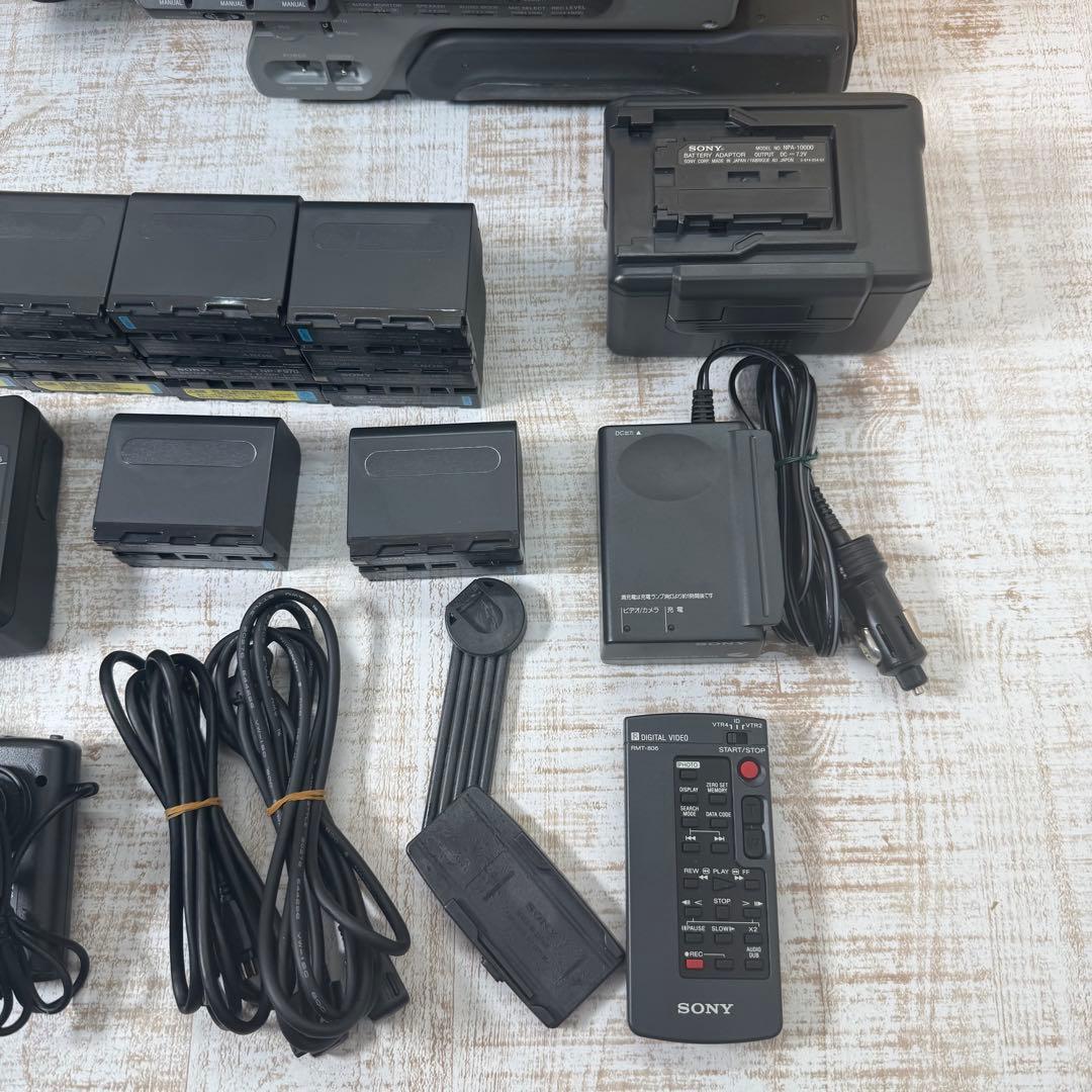 動作未確認　SONY 3CCD 業務用ビデオカメラレコーダーDCRーVX9000