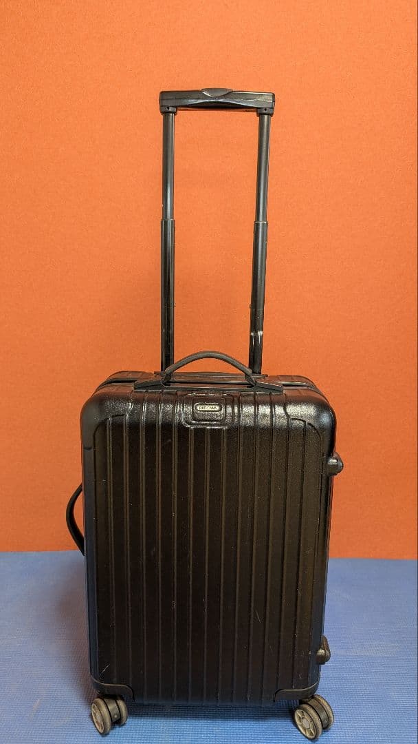 RIMOWA ブラックキャリーケース