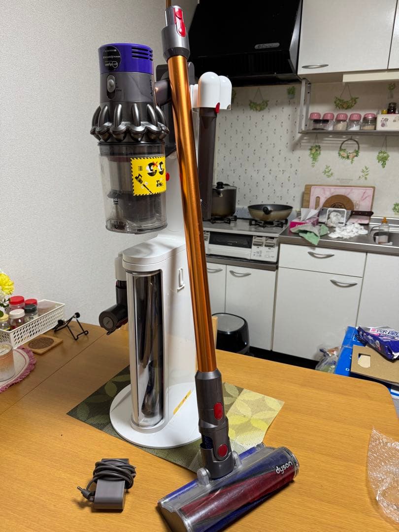 ダイソン　sv12 掃除機　動作品