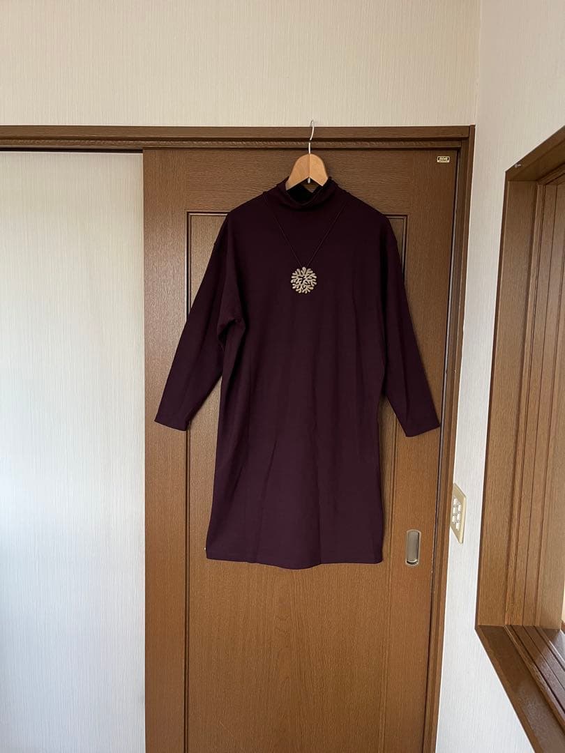 さんちゃん様ヨーガンレールハイネック　ダークパープルブラウンのようなチュニック