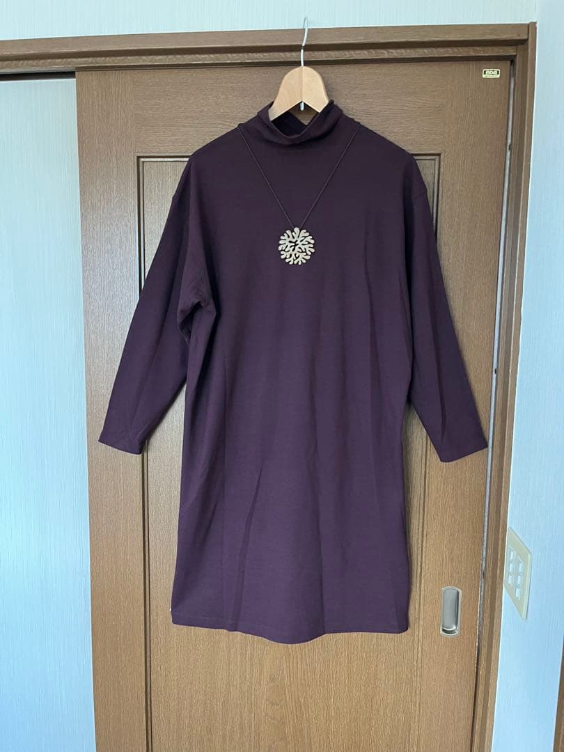 さんちゃん様ヨーガンレールハイネック　ダークパープルブラウンのようなチュニック