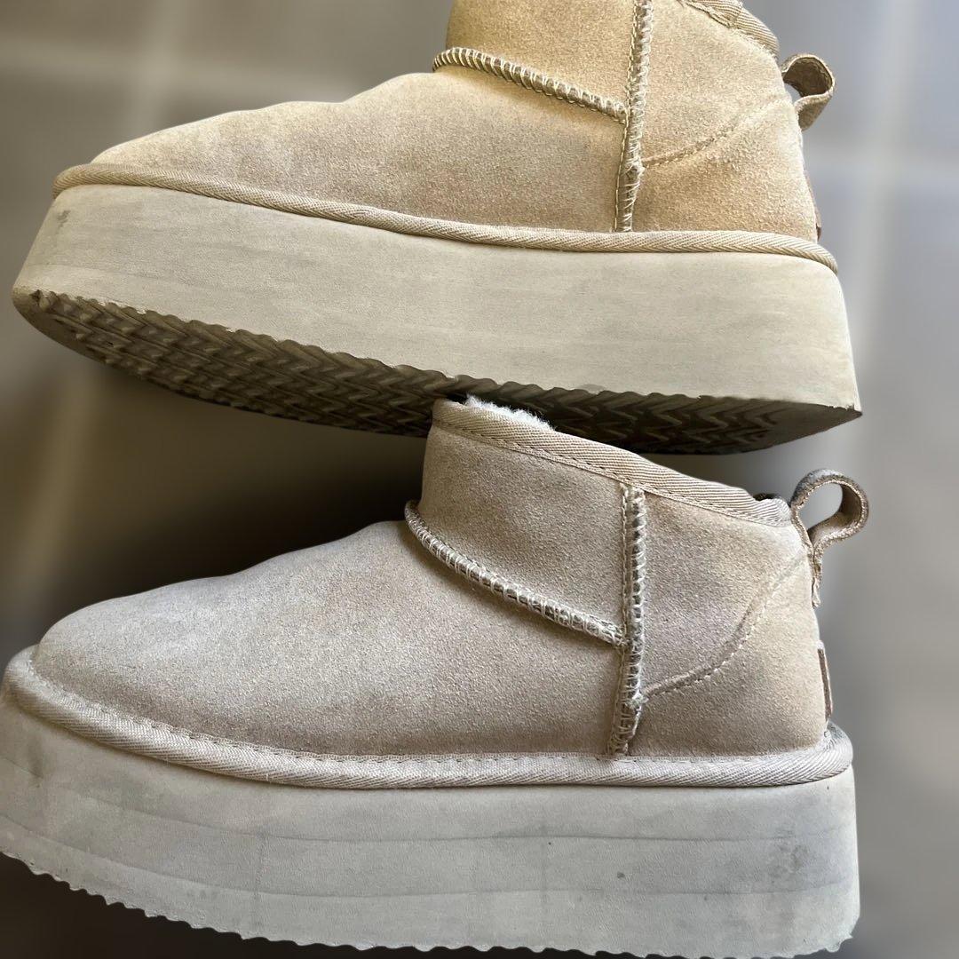 アグ　厚底　ムートンブーツ　ベージュ