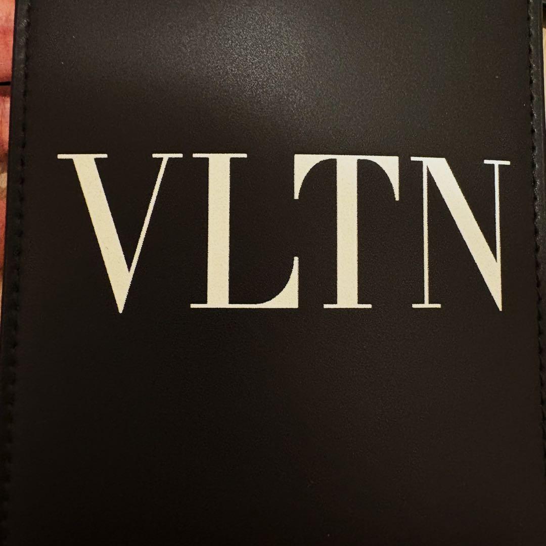 早い者勝【新品未使用】ヴァレンティノ　ショルダーバッグ　ウォレット　二つ折り財布