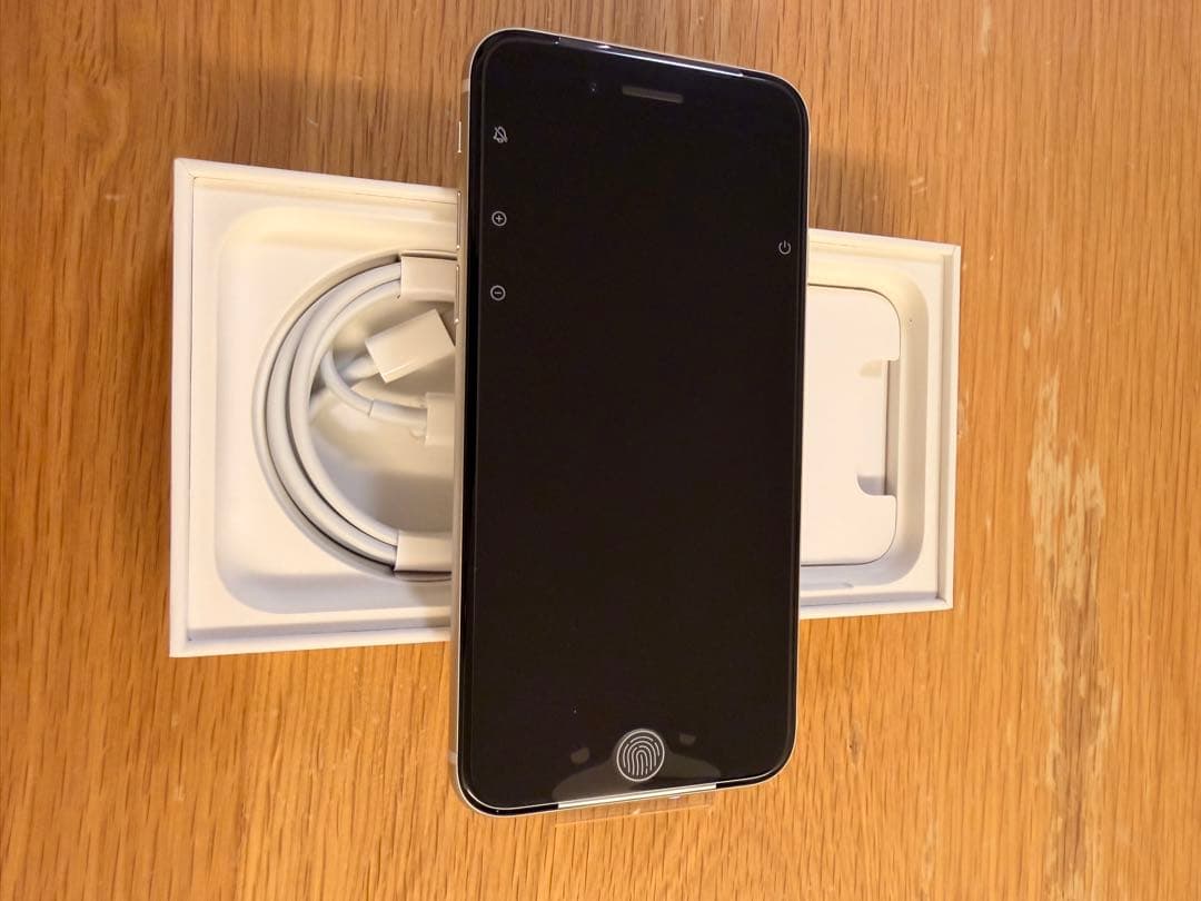 新品未使用 iPhone SE3 (第3世代) スターライト 128GB 本体