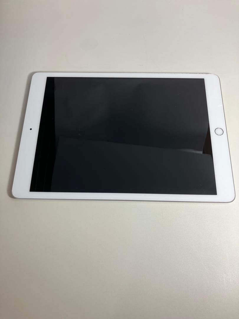 iPad 第8世代 32GB Wi-Fi MYLA2J/A