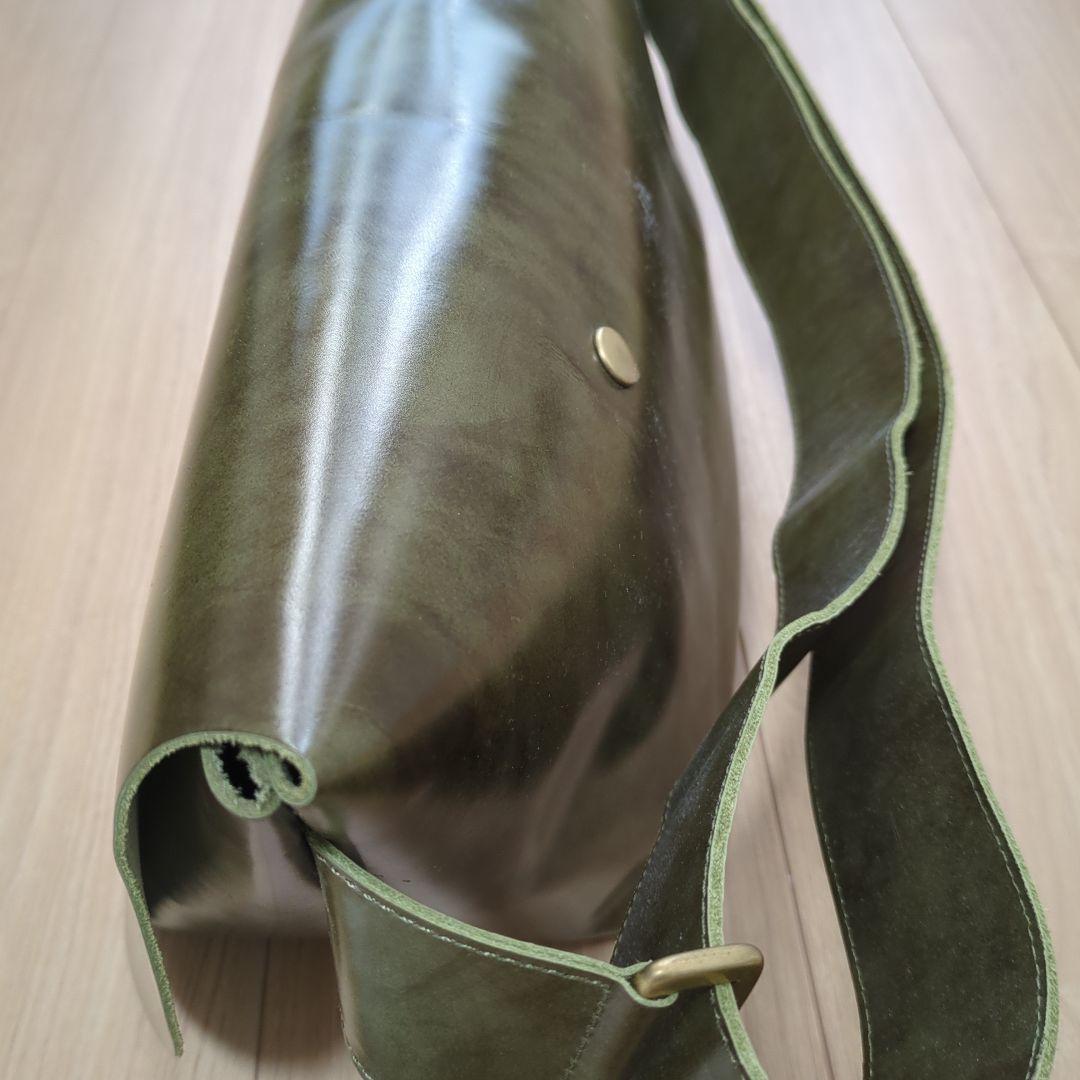 美品　uni&co サイズМ メッセンジャーバッグ ユニアンドコー