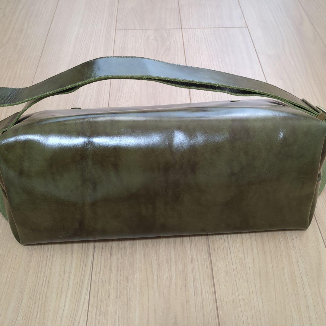 美品　uni&co サイズМ メッセンジャーバッグ ユニアンドコー