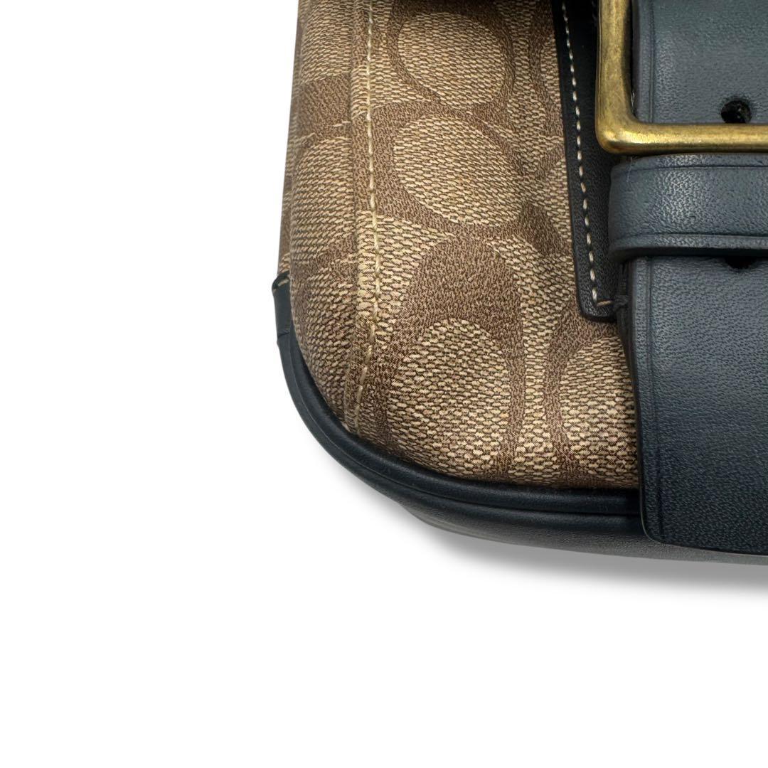 【美品】コーチ ショルダーバッグ メッセンジャー シグネチャー 茶 PVC