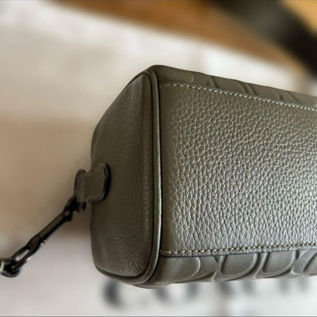 新品✨COACH＊コーチ　クロスボディ　シグネチャー　オリーブ　レザー　バッグ