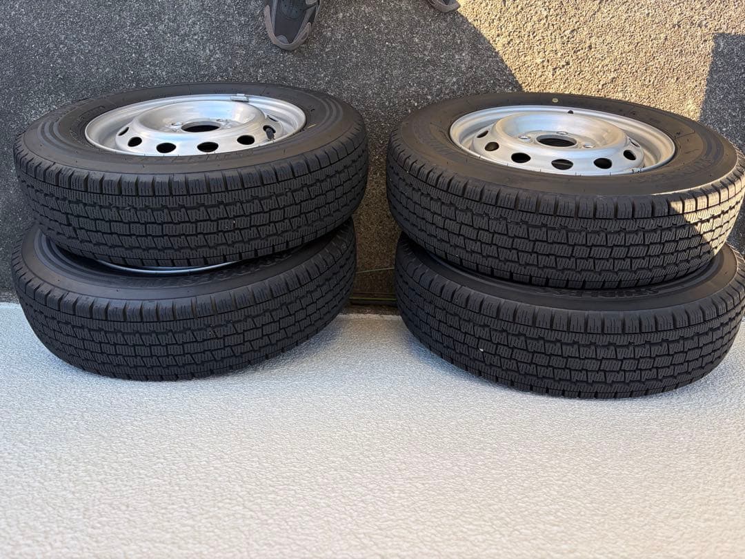 145/80R12 Bridgestone 4本スタットレスタイヤ・ホイール