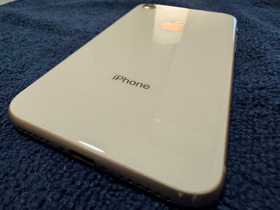 Apple iPhone8 ゴールド