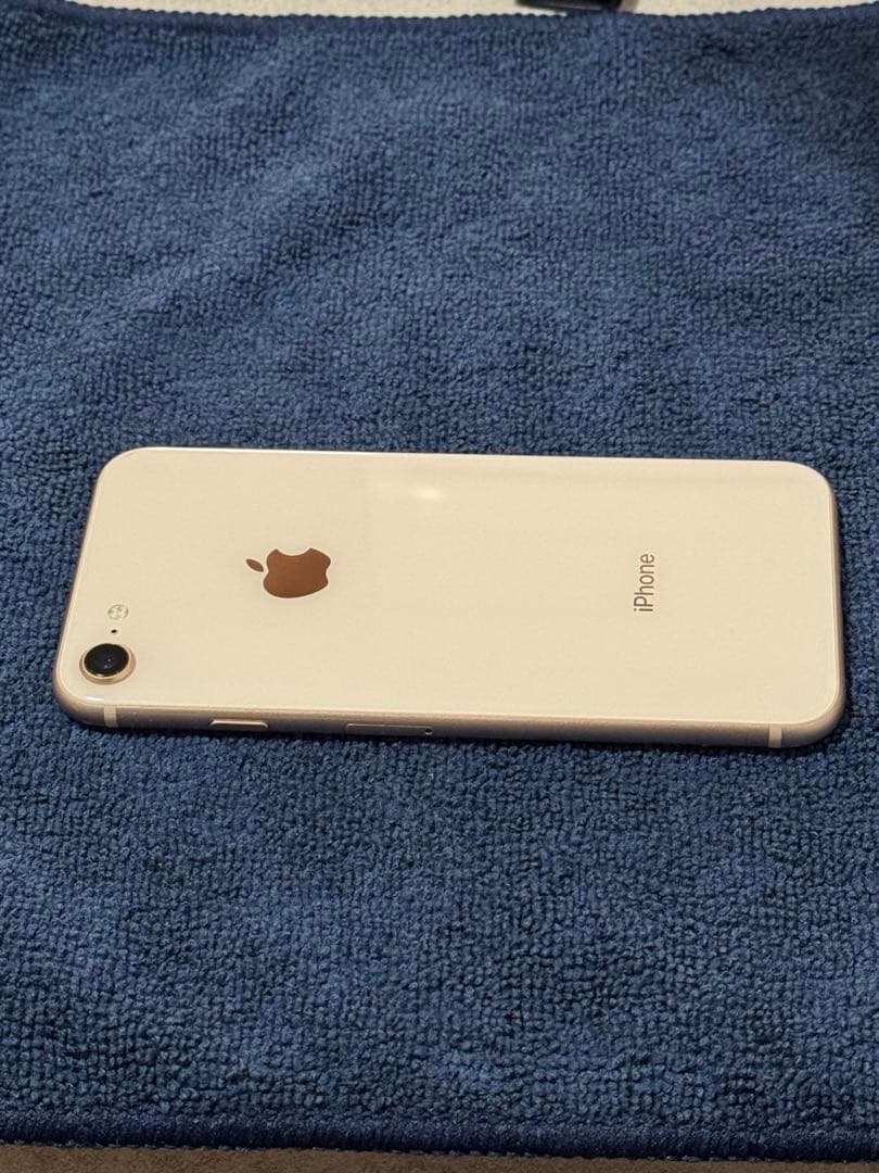 Apple iPhone8 ゴールド