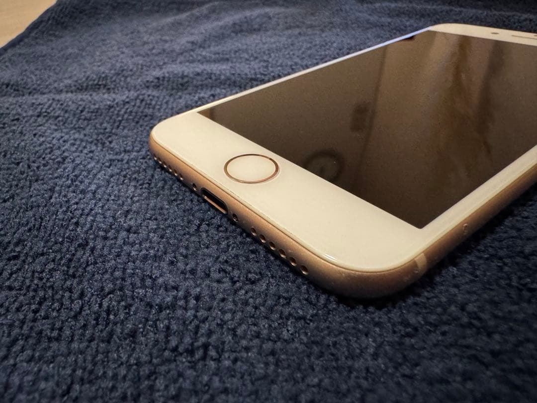 Apple iPhone8 ゴールド