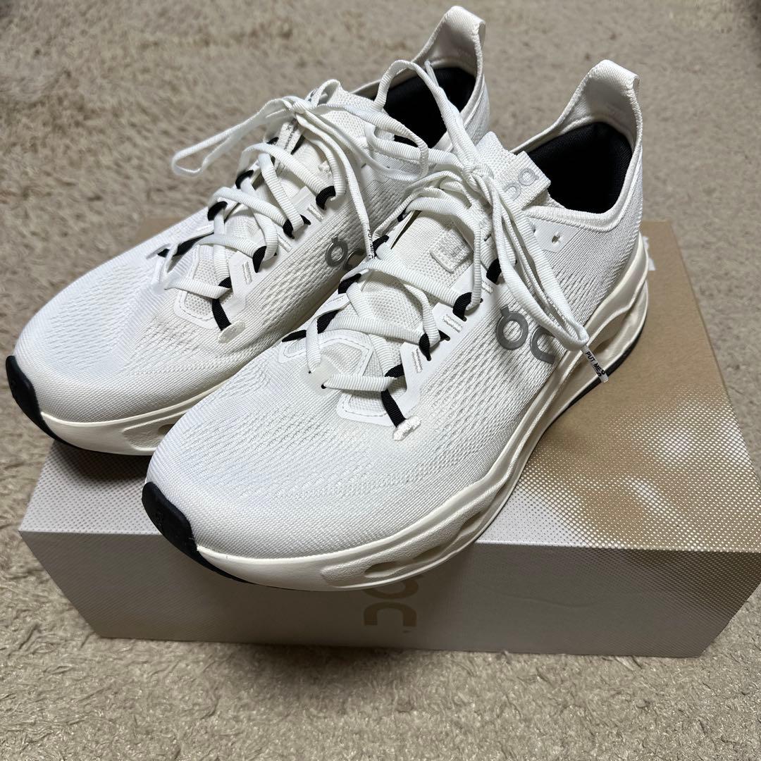 靴 On Cloudsurfer Max Wide 28.0cm