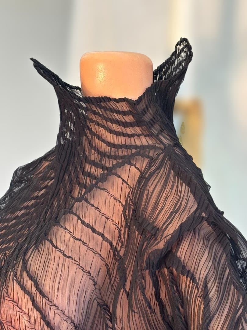 [希少] ISSEY MIYAKE 高級感あふれる波状 プリーツ トップス