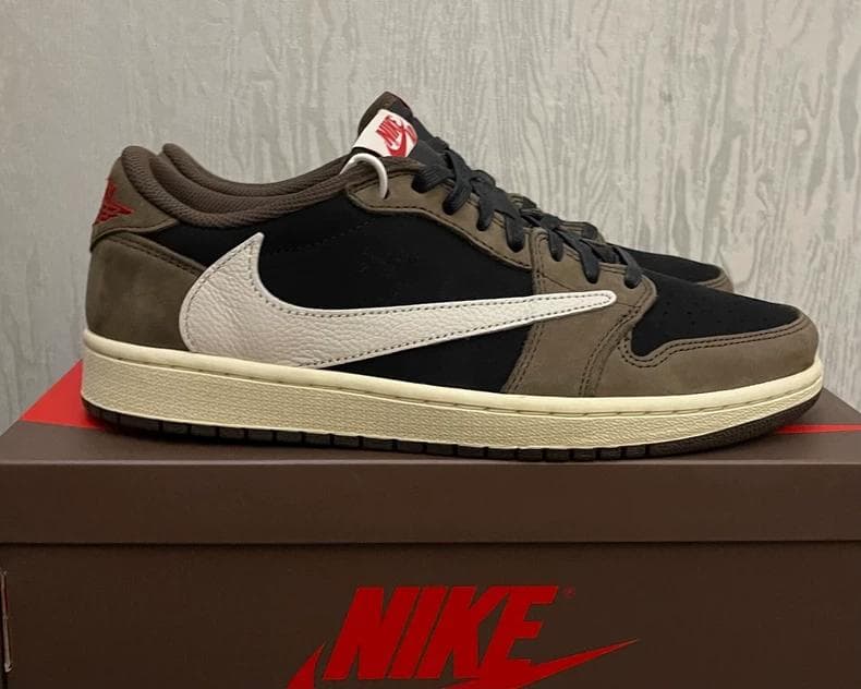 Travis Scott Nike Air Jordan 1 Low ダークモカ