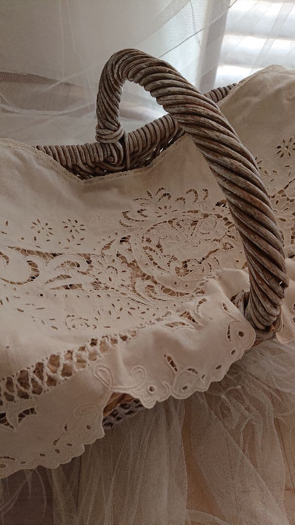 アンティーククロス ２枚付きの Koboバスケット シャビー