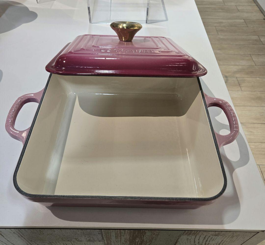 LE CREUSET ベリー　スクエア24センチ