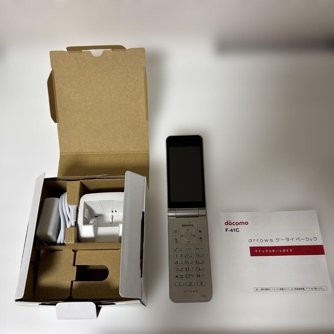 【美品/未使用に近い】arrowsケータイ ベーシック F-41C ゴールド