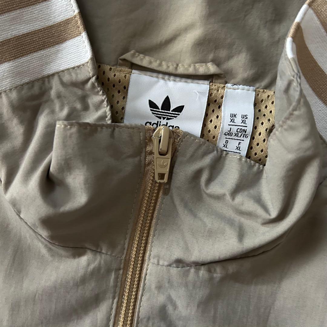 美品adidasアディダスナイロンジャケットトレフォイルロゴ刺繍オリーブ2XL