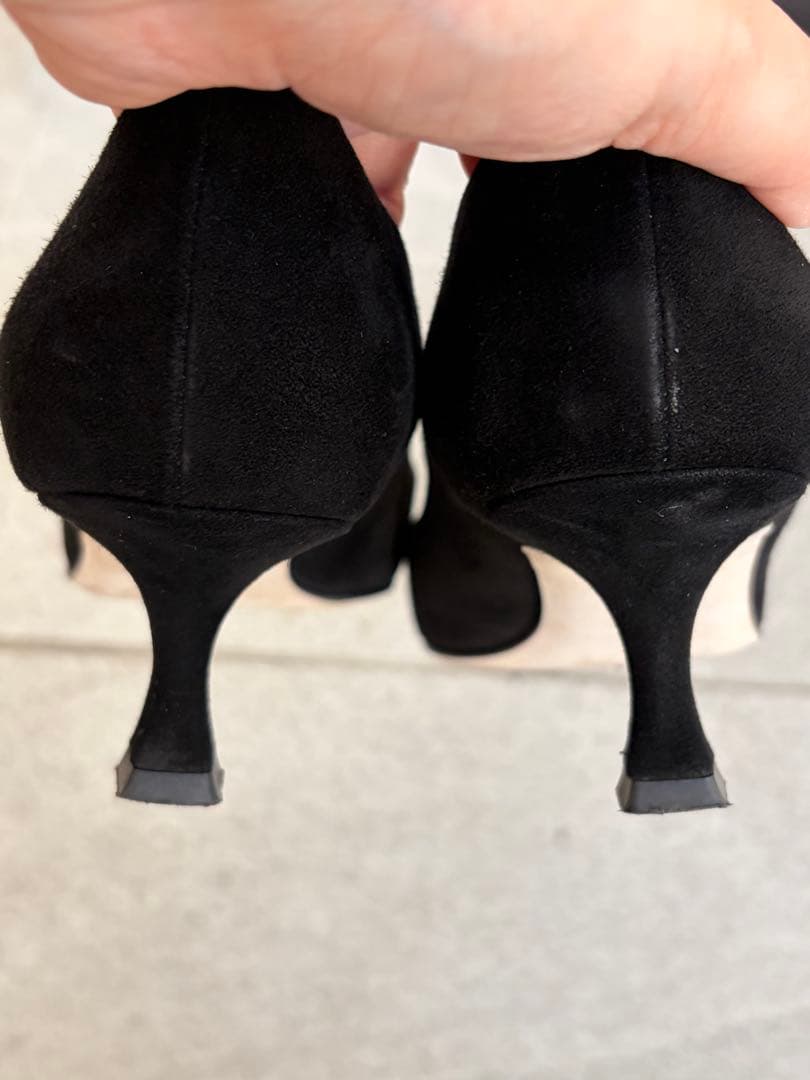 箱保存袋付き マノロブラニク VARENNA スウェード　黒　35.5