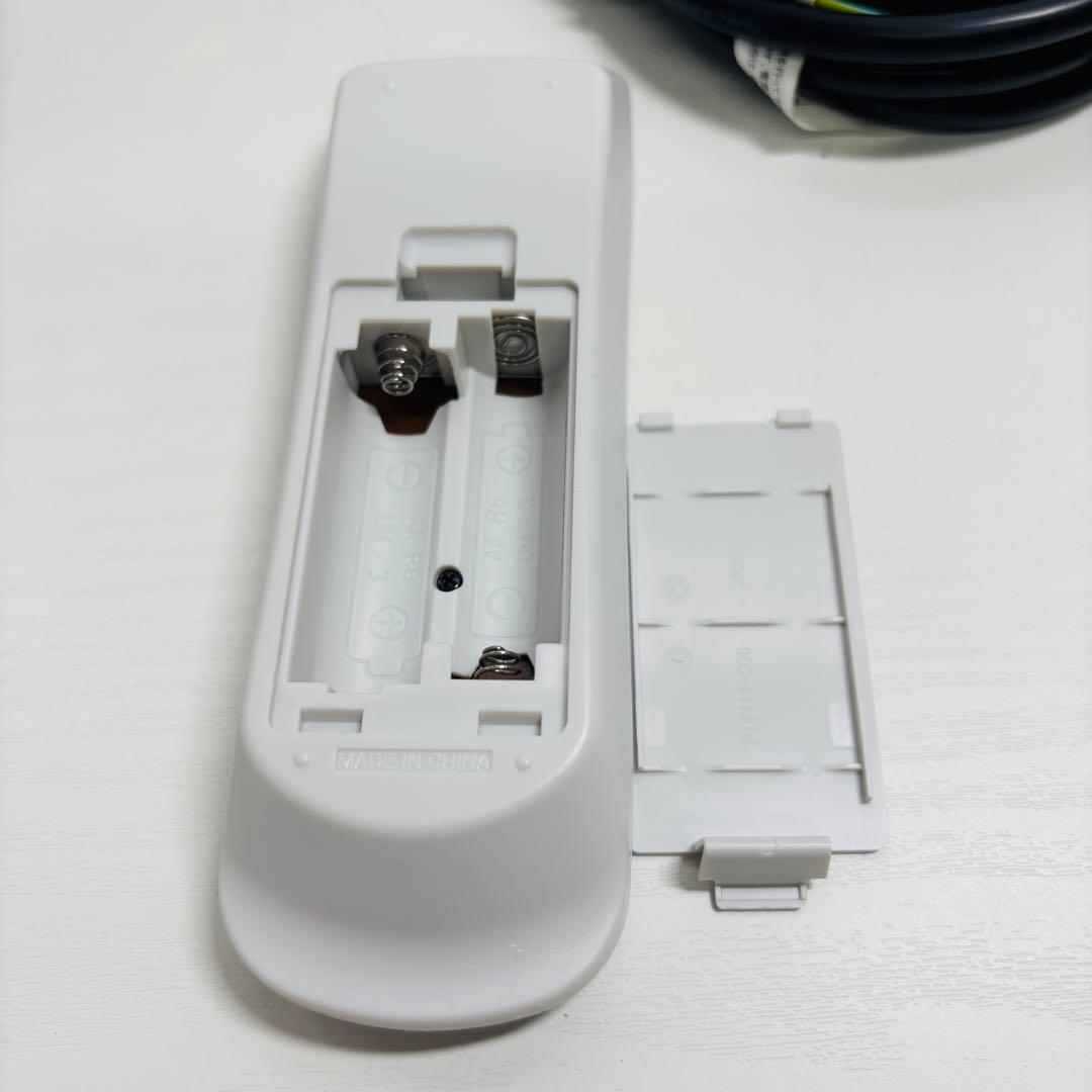 【美品】EPSON EB-X05 プロジェクター